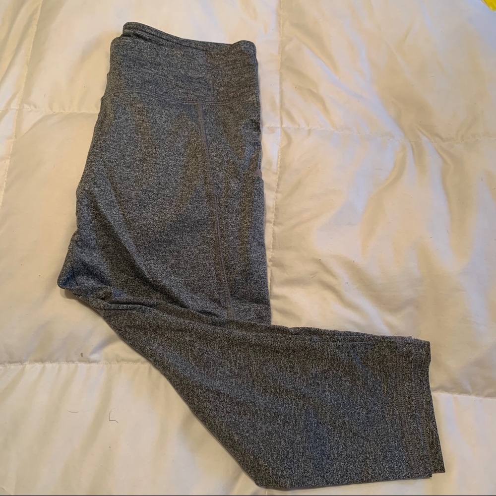 Marled Grey Cropped Pocketed Leggings